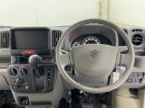 このハンドルを握った時に、車を所有している優越感を味わえますね
