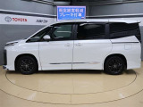両側パワースライドドア付きだから、狭い駐車スペースなどでの 乗り降りラクラク!小さなお子さまのいるご家庭には嬉しい装備。