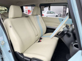 運転席シート廻りは使用感も少なく、良好な状態となっています。前オーナー様が丁寧に使っていたことがよくわかりますね。