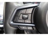 ステアリングオーディオリモコン 運転中でも音量調整やモード変更などハンドルから手を離さなくても操作が可能です。