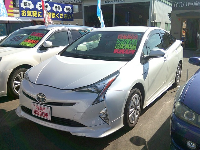 プリウス 1.8 S セーフティ プラス E-Four 4WD