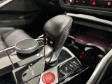 8速Mステップトロニック付AT I-driveコントローラーでモニター部分を操作します。直感的に使用することが可能です。