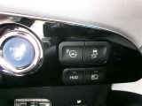 パーキングアシスト機能で、苦手な駐車もクルマがアシストしてくれるので、楽になりますね!(補助装置です)