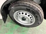タイヤの山の残りをご確認ください。