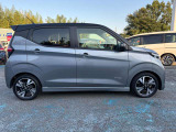 【VDC】運転操作やクルマの速度を検知して、ブレーキやエンジン出力の制御を 自動的に行い、滑りやすい路面やカーブを曲がるときや障害物を回避するときにクルマ の横滑りを軽減し、運転に安心感を与えます。