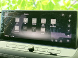 ラジオやBluetooth、USBなど、画面上で選べる音源が一覧になっています。使いたい項目を見比べながら選択でき、通勤や買い物など日常の移動で音楽やラジオを楽しみたい方に便利です。