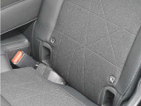 ◆ISOFIX◆シートベルトいらずでチャイルドシートと固定金具を連結するだけでガッチリ固定できます。