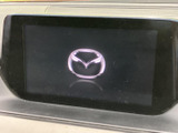 センターディスプレイにナビ・オーディオの起動画面が表示され、車内で各種情報を確認する際に役立ちます。画面を見ながら、目的に応じた機能を選べる装備です。