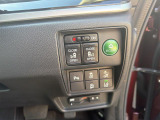 両側電動スライドドア!!荷物で手が塞がるなど簡単にドアの開閉が出来ます!何より力いらずで開閉OK!女性やお年寄りにも優しい。電動機能はOFFにもできますから元気なお子様の駆け出しも安心!