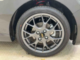 自動車保険もおまかせ下さい!保険資格をもったスタッフがお客様のニーズにあったプランをご提案させていただきます。