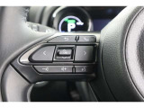 ステアリングからオーディオ操作ができ、運転中の利便性も良好です。