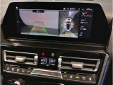 【バックモニター】&rdquo;R&rdquo;レンジにシフトチェンジして頂くとバックカメラとセンサーが起動し駐停車時の運転をサポートします。