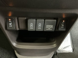 運転席/助手席シートヒーターで寒い日もすぐに温かくなり快適に過ごせます。2段階の温度調整が可能です