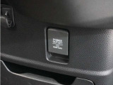 ◆12V電源ソケット◆スマートフォンの充電等にも便利な電源ソケット!使いやすい場所に装備されています。