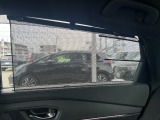 リア席にサンシェード装備しております!!強い日差しをやわらげ日焼け対策に!!車内の暑さも軽減し、快適に過ごせます!!