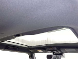 室内に優しい光が入り、ゆったりとした空間を体感できます!開閉はスイッチで!