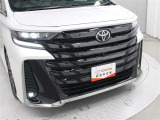 単眼カメラとミリ波レーダーの性能向上により、プリクラッシュセーフティに夜間歩行者と自転車運転者の検知機能を追加するなど機能を強化した、「Toyota Safety Sense」を装備しています。