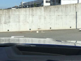 HUD: ヘッドアップディスプレイはドライバーが前方に集中できるよう、ナビや車速情報をフロントガラスに投影するシステムです。