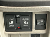 【両側パワースライドドア】両側がパワースライドドアになっており、運転席のスイッチやスマートキーでも開閉が可能です!開口部も広いので乗り降りも楽々♪