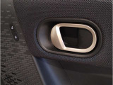 車の乗り降りの際に必ず触るドアハンドルです。使用感が気になる方はお気軽にお申し付けくださいませ。