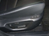【パワーシート】電動なので、きめ細かい調整ができます!自分自身の運転姿勢に合わせた、適切なドライビングポジションが確保できます♪