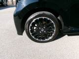 車体にぴったりの純正ホイールです。
