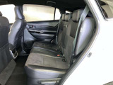 ゆとりある広々とした車内空間は、ドライブを始め買い物やレジャーなど、幅広く活躍します。一人でもみんなとでもお出かけを楽しみましょう!