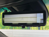 【デジタルインナーミラー】後席の大きな荷物や同乗者で後方が確認しづらい時でも安心!カメラが撮影した車両後方の映像をルームミラー内に表示。クリアな視界で状況の確認が可能です!