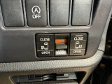 【電動スライドドア】隣の車との距離が近い駐車場でも、ぶつける心配をせずスムーズに開閉。限られたスペースを賢く使う、暮らしに寄り添った設計が魅力です。
