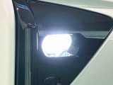 LEDフォグランプ LEDの明るい光が霧の発生や悪天候時に視界確保をサポートします!