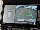 「パノラミックビューモニター」でクルマを真上から見るように周囲を確認でき、駐車の際に大活躍☆
