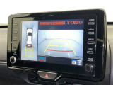 【フロントカメラ】運転席に座った状態で死角になりやすいクルマの前の様子まで確認でき安全ですね♪