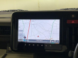 自動・手動の緊急通報やトラブルサポートやスマホアプリで車の状態確認等が出来るスズキコネクト対応通信機と大画面9インチ全方位モニター付メモリーナビを搭載しております!※※CD、DVD再生機能無し