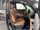 運転席・助手席ともにシートヒーター&クーラー付で夏・冬ともに快適に過ごせます!