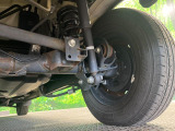 お車を安心してお乗りいただく為には、足回りの定期点検が欠かせません。サービスサポート(有償保証)では無料点検もご提供しており、安心のカーライフをお過ごしいただけるサポート体制が整っています。