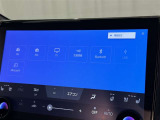 ディスプレイオーディオを装備。スマホとクルマをつなぐことで、これまでのナビに加えて、いろんなサービスが楽しめます。