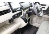 ■インパネシフト■ハンドルに近い位置で運転席からも見やすく操作しやすいインパネシフト。パッと見ただけで、どのギアに入っているのかが判断しやすいところもいいですね!