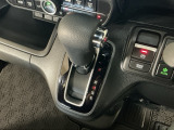 オートマチックシフトレバーは、手になじみ操作しやすい形状で安全運転にもつながります♪