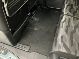 しっかりと汚れ、砂ぼこりを落とし足元まで清潔な車内空間を作り上げております♪