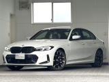 この度は弊社認定中古車をご覧いただき誠にありがとうございます。弊社はBMW 正規ディーラーですので遠方のお客様も安心してご購入下さい。ご不明な点がございましたらお気軽にお申し付けください。