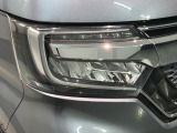 LEDヘッドライトは、点灯の瞬間から最大光量を発揮し、突然暗くなるトンネルなどでの安定感を高めます。