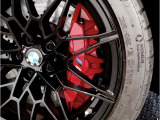 【BMWアロイホイル】軽量かつ強度に拘ったアロイホイル。走行性能ポテンシャルを引き出す設計。車の足元を引き締めてくれる大きなポイントはアロイホイルです。