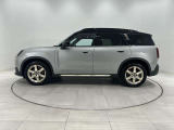 存在感のあるボディスタイルと高めのアイポイントが魅力のMINI カントリーマン。街中ではスタイリッシュに、休日のお出かけではアクティブに。幅広いシーンで頼れる一台です。