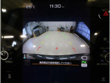 後方の映像を車内の11.6インチディスプレイに表示。 ステアリング操作に連動して動くガイドラインが、駐車や車庫入れをよりスムーズにサポート。狭いスペースでも安心して操作できる頼れる機能です。