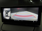 360&deg;モニターが標準装備されておりますので、細い道や狭い駐車場でもラクラク♪ 視認性もバッチリです。