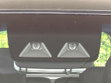 【スマートアシスト】走行中に前方の車両等を認識し、衝突しそうな時は警報とブレーキで衝突回避と被害軽減をアシスト。より安全にドライブをお楽しみいただけます。