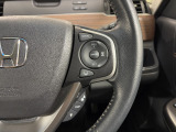 Hondaセンシングの機能のひとつ、アダプティブクルーズコントロール付!アクセルから足を離しても設定したスピードと前車との車間を保ち走行してくれます!車線維持もアシスト☆高速道路で疲労軽減ですね☆
