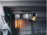 Audi正規ディーラーが高品質をお約束。高度な訓練・教育を受けたAudi専任メカニックが、100項目にもおよぶ精密な点検を実施。すべてクリアしたAudi車だけ、あなたのお手元に届けられるのです