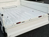 荷物を載せやすい、フラットな荷台です。