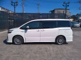 両側パワースライドドア付きだから、狭い駐車スペースなどでの 乗り降りラクラク!小さなお子さまのいるご家庭には嬉しい装備。